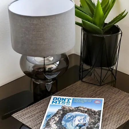 2 Bedroom Penthouse In Center, Free Parking شقة *