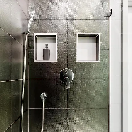 2 Bedroom Penthouse In Center, Free Parking