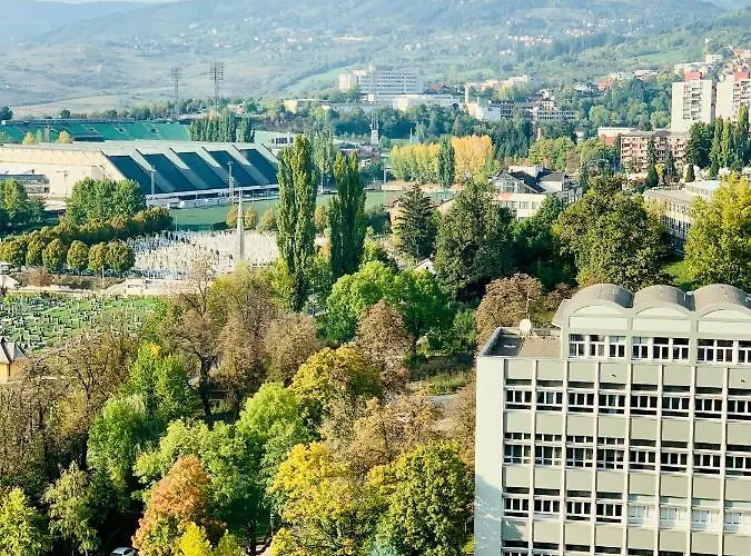 2 Bedroom Penthouse In Center, Free Parking *