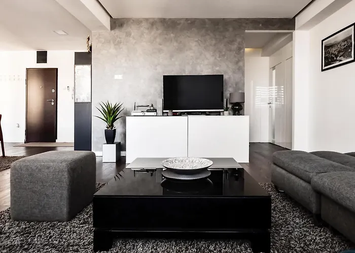 2 Bedroom Penthouse In Center, Free Parking * 塞拉耶佛