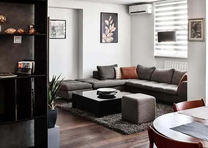 2 Bedroom Penthouse In Center, Free Parking 公寓 *